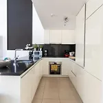 Gandhi By United Renters Holiday home