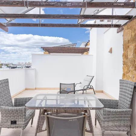 Gandhi By United Renters Holiday home