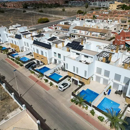 Gandhi By United Renters בית נופש *