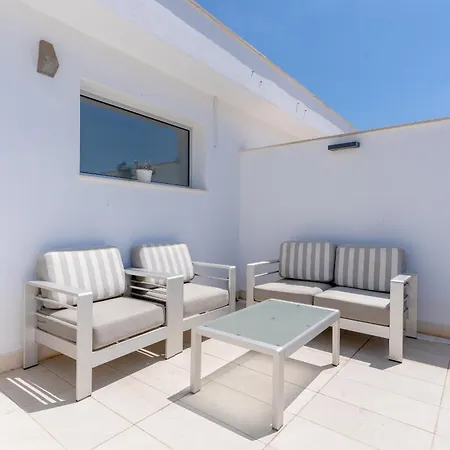Gandhi By United Renters * Torrevieja