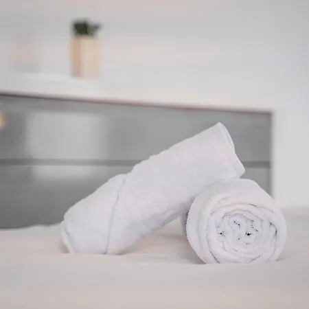 Gandhi By United Renters Τορεβιέχα